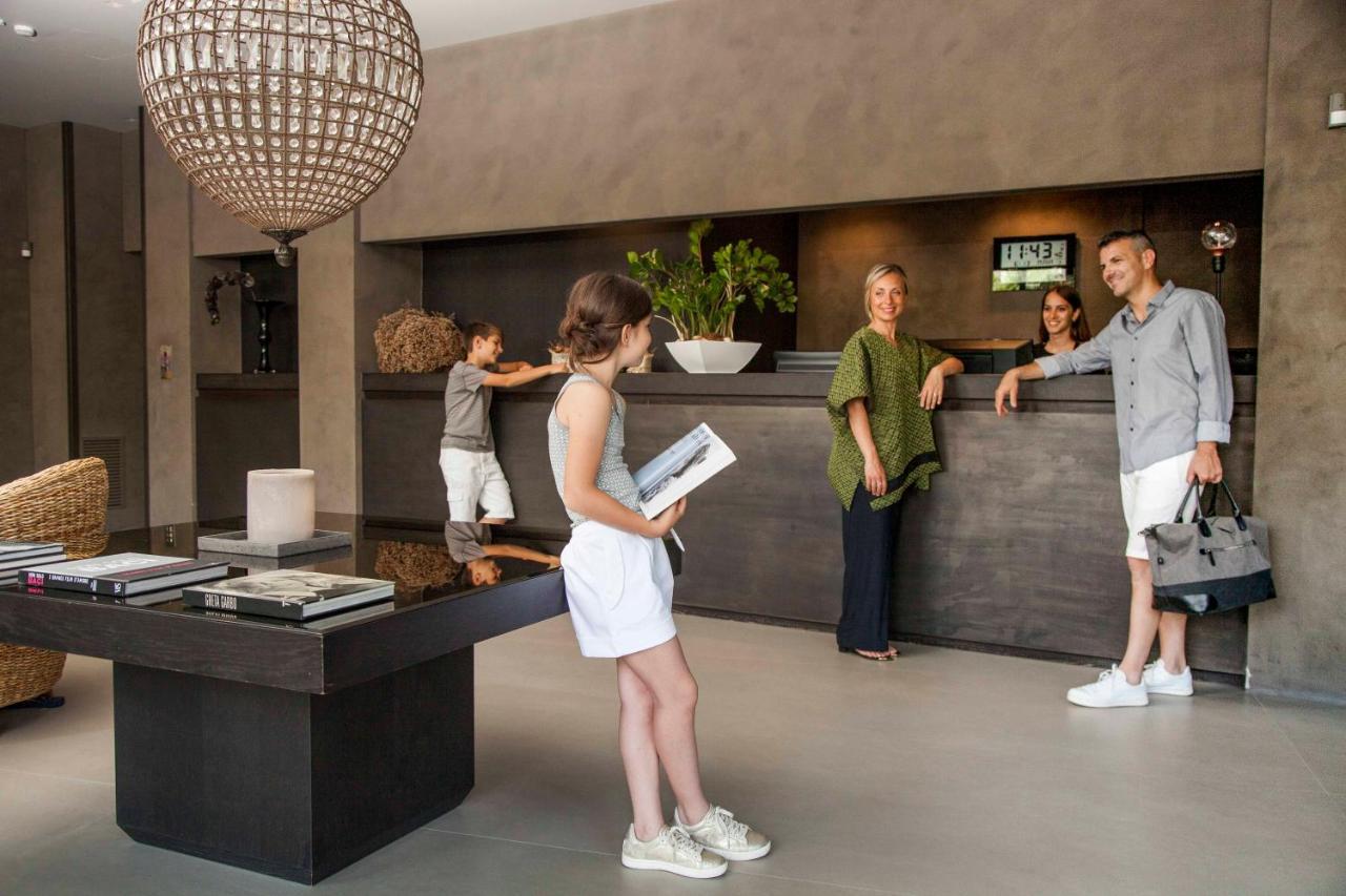Hotel Ines Cattolica Buitenkant foto
