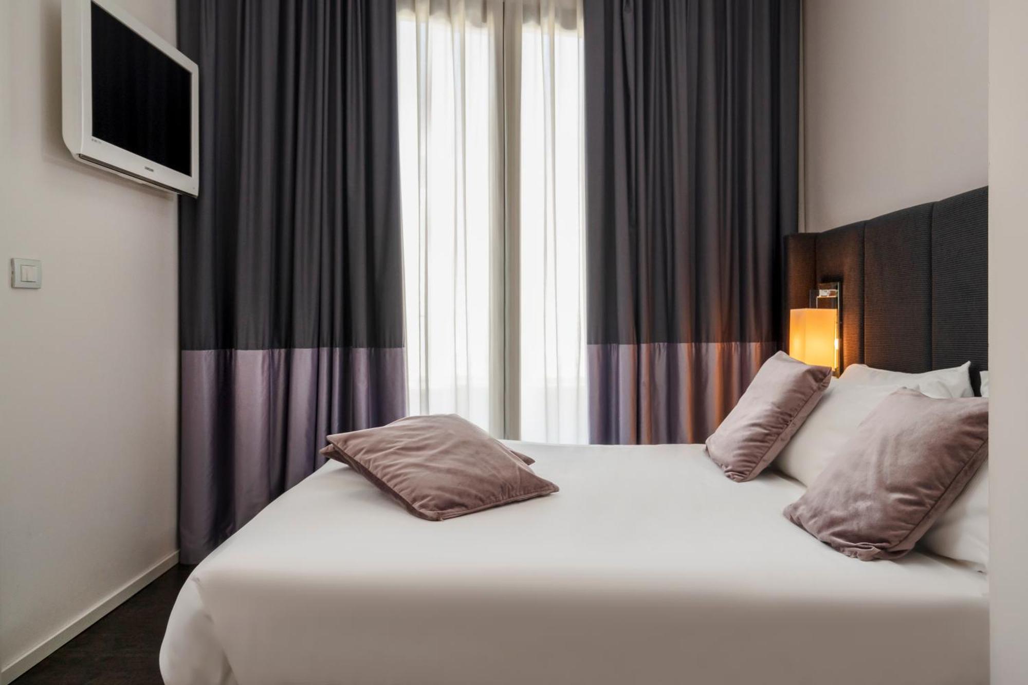 Hotel Ines Cattolica Buitenkant foto